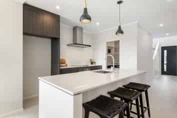 47 Te Aniwaniwa Terrace, Albany