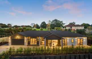 62 Rongoa Maori Way, Pukekohe