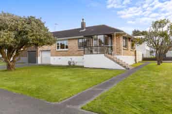 11/17 Kings Road, Panmure
