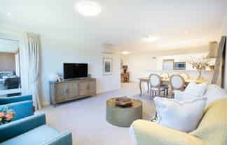 11 Commodore Drive, Lynfield