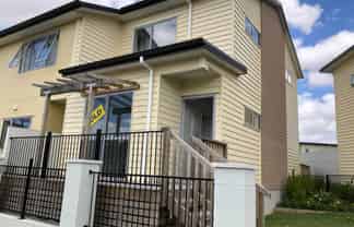 20/11 Ray Small Drive, Papakura