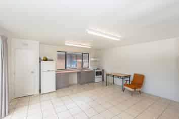 1/175a Knighton Road, Hillcrest