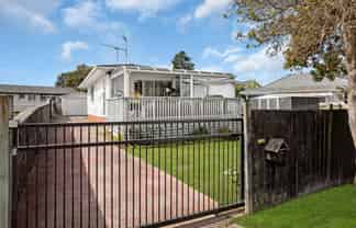 21 Ferndown Avenue, Papatoetoe