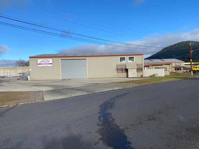 Substantial Workshop/Office Package