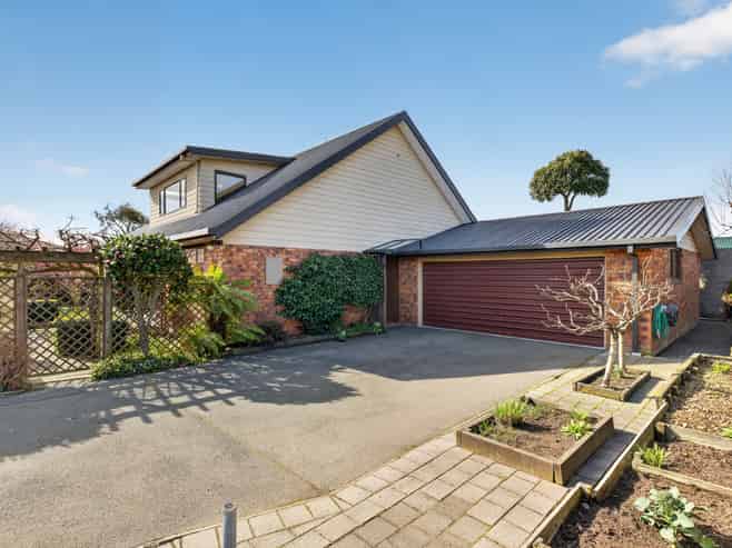 14 Tuscany Place, Beckenham