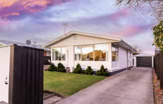 2/4 Lansbury Avenue, Strowan