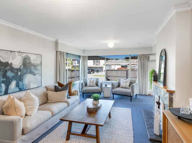 2/4 Lansbury Avenue, Strowan