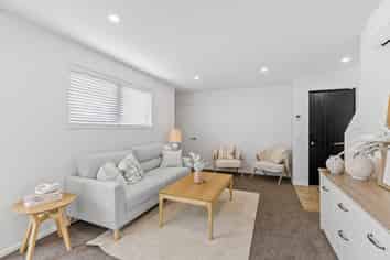 2/138 Hills Road, Edgeware