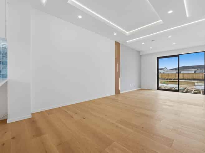 85 Otuwairoa Esplanade, Papakura