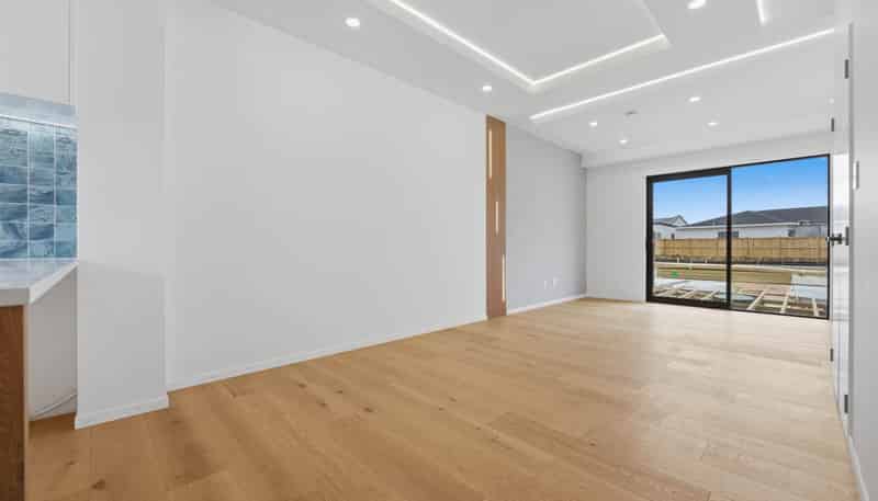 85 Otuwairoa Esplanade, Papakura