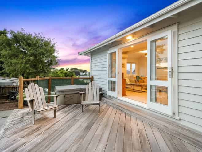 49 Princes Avenue, Three Kings