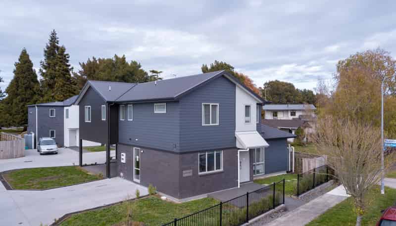 2/7 Hibiscus Avenue (Room B), Hamilton Lake