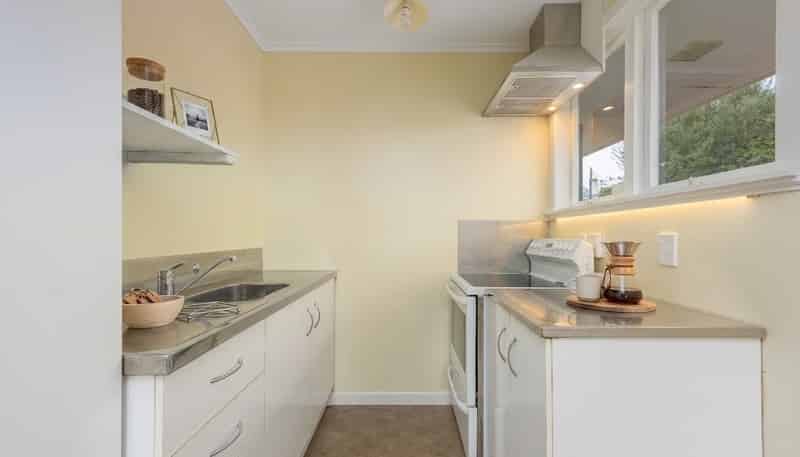2/9a Dornwell Road, Three Kings