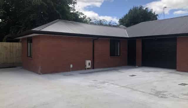 4/54 Whatawhata Road, Dinsdale