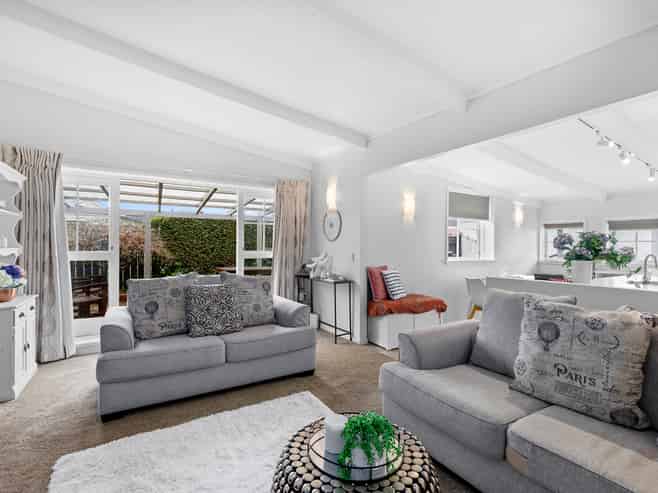 2 Richard Street, Belmont