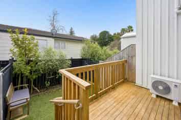 5/7 Cedar Heights Avenue, Massey