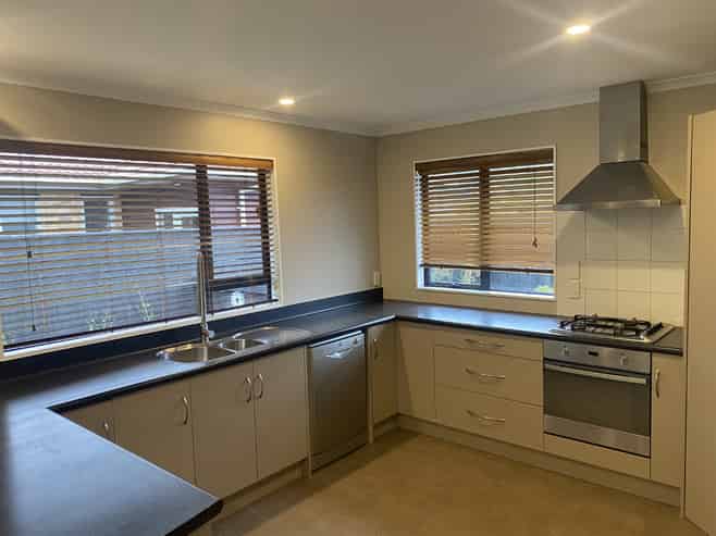 12 McEwen Crescent, Riverstone Terraces
