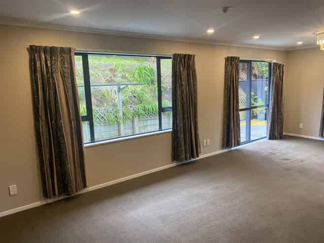 12 McEwen Crescent, Riverstone Terraces