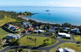 8 Bayside Drive, COOPERS BEACH