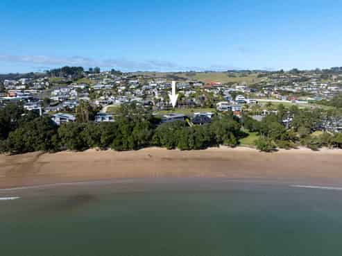 8 Bayside Drive, COOPERS BEACH