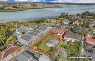 36 Estuary Road, Weymouth