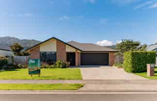 136 Golden Shore Place, Coromandel