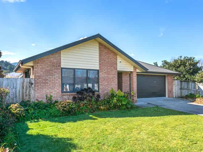 136 Golden Shore Place, Coromandel