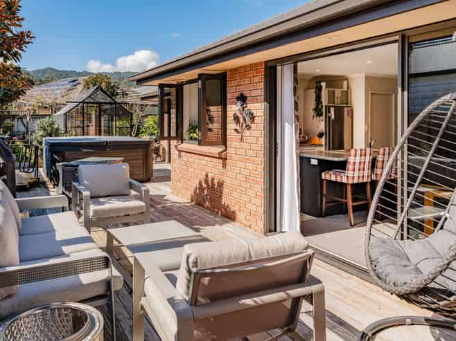 136 Golden Shore Place, Coromandel