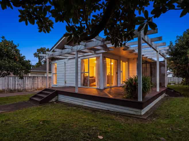 22 Rowandale Avenue, Manurewa