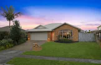 19 Norm Pellow Drive, Manurewa