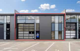 RARE VACANCY - WAREHOUSE / SHOWROOM WITH POWER
