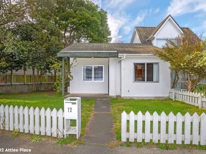 12 and 13 Attlee Place, Gisborne