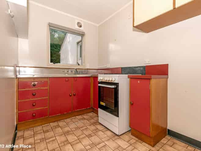12 and 13 Attlee Place, Gisborne