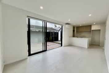 1/49 Laurence Street, Waltham