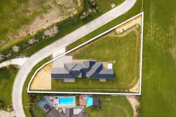 1 Runway Rise, Dairy Flat