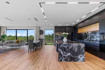 1 Runway Rise, Dairy Flat