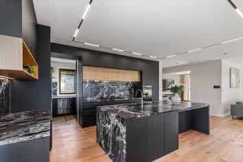 1 Runway Rise, Dairy Flat