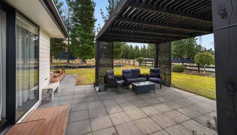77 Larch Crescent, Alexandra