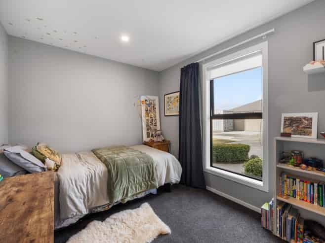 77 Larch Crescent, Alexandra