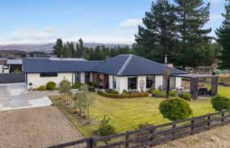 77 Larch Crescent, Alexandra