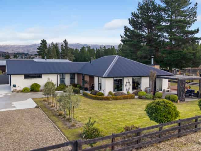 77 Larch Crescent, Alexandra