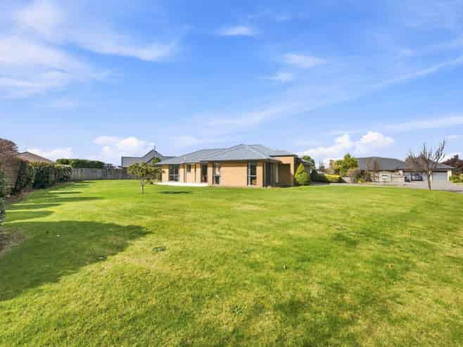 9 Clifford Place, Amberley
