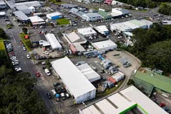 1,597M² SECURE YARD IN CENTRAL SILVERDALE
