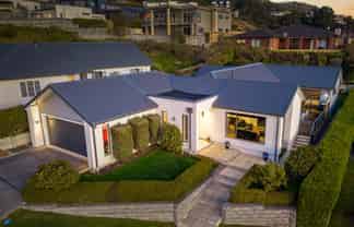 6 Hollyford Place, Aotea