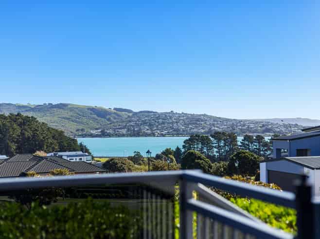 6 Hollyford Place, Aotea