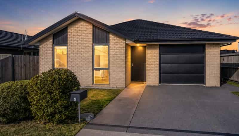 4 Shrimpton Avenue, Ravenswood