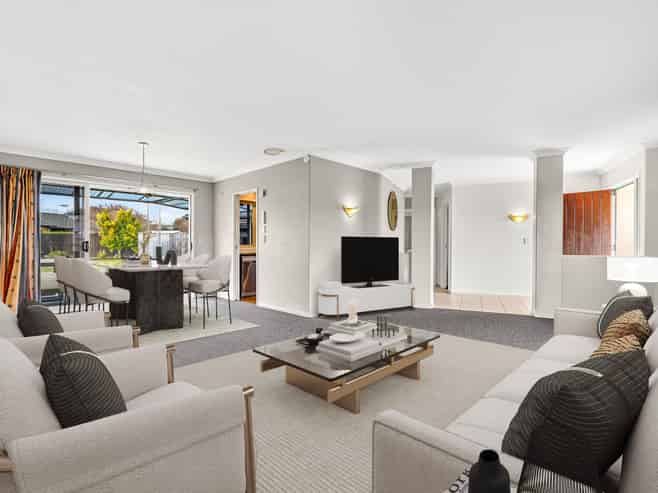 55 St James Drive, Huntington
