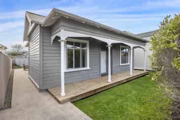 77 Albert Street, Saint Clair