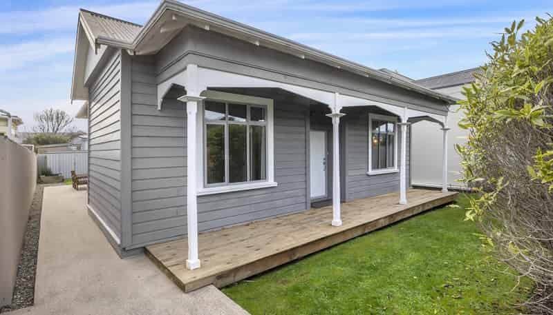 77 Albert Street, Saint Clair