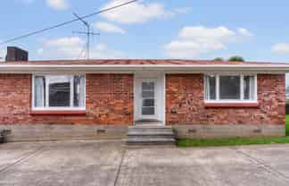 1/11 Miro Road ( Front House), Mangere Bridge
